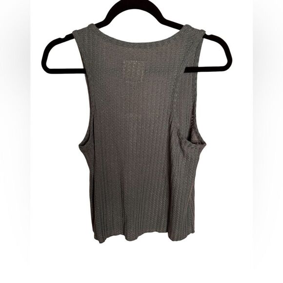 Chaser Tank Top NWT Size Medium - Picture 2 of 4